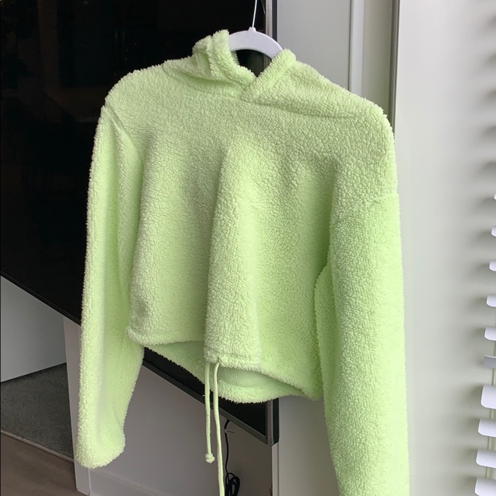 Fuzzy cropped hoodie